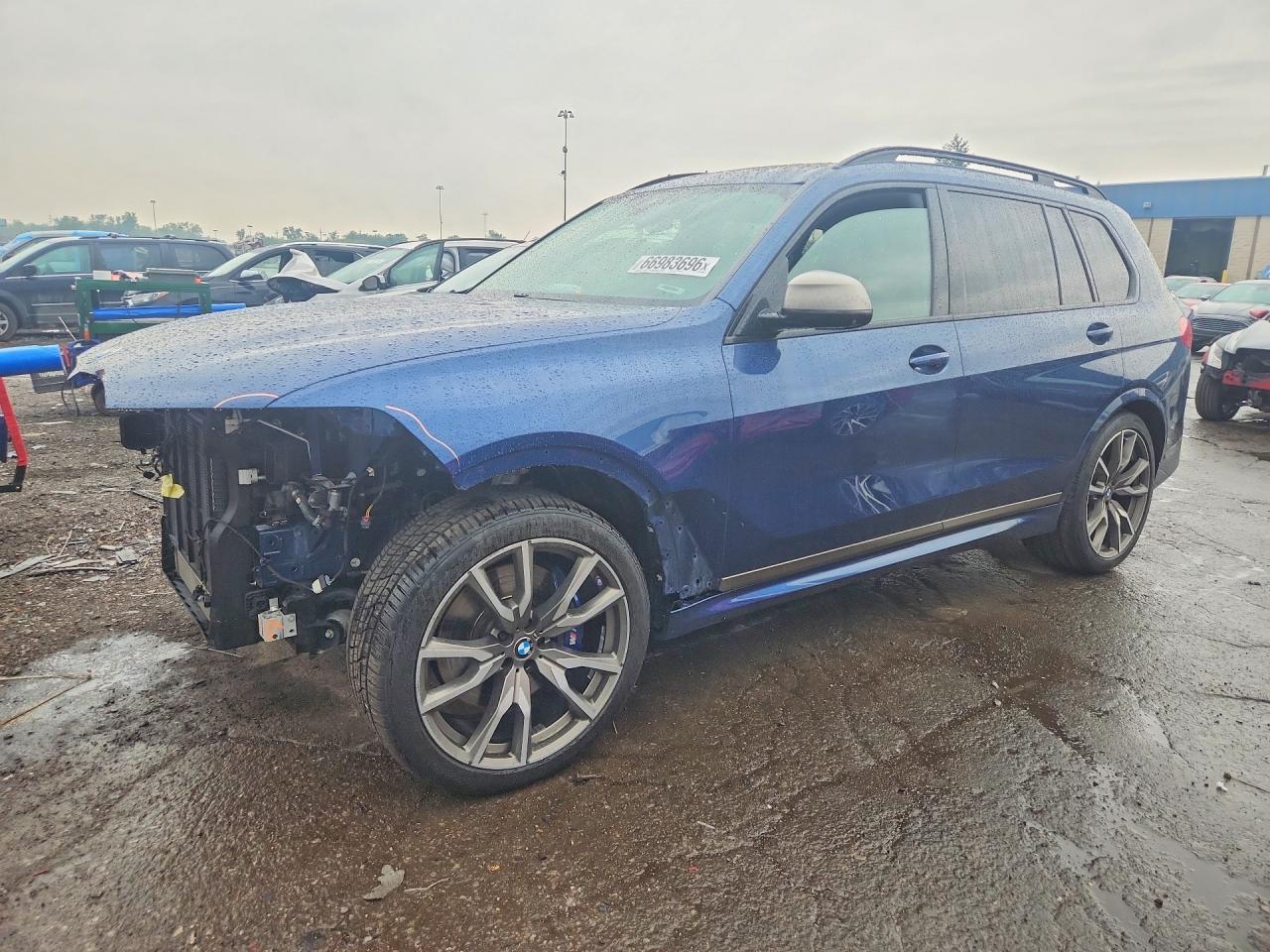 2021 BMW X7 M50I - zdjęcie główne