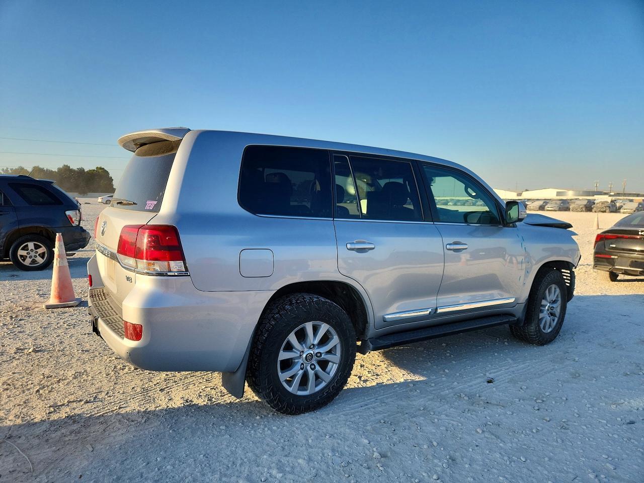 2016 Toyota Land Cruiser Base - zdjęcie 3