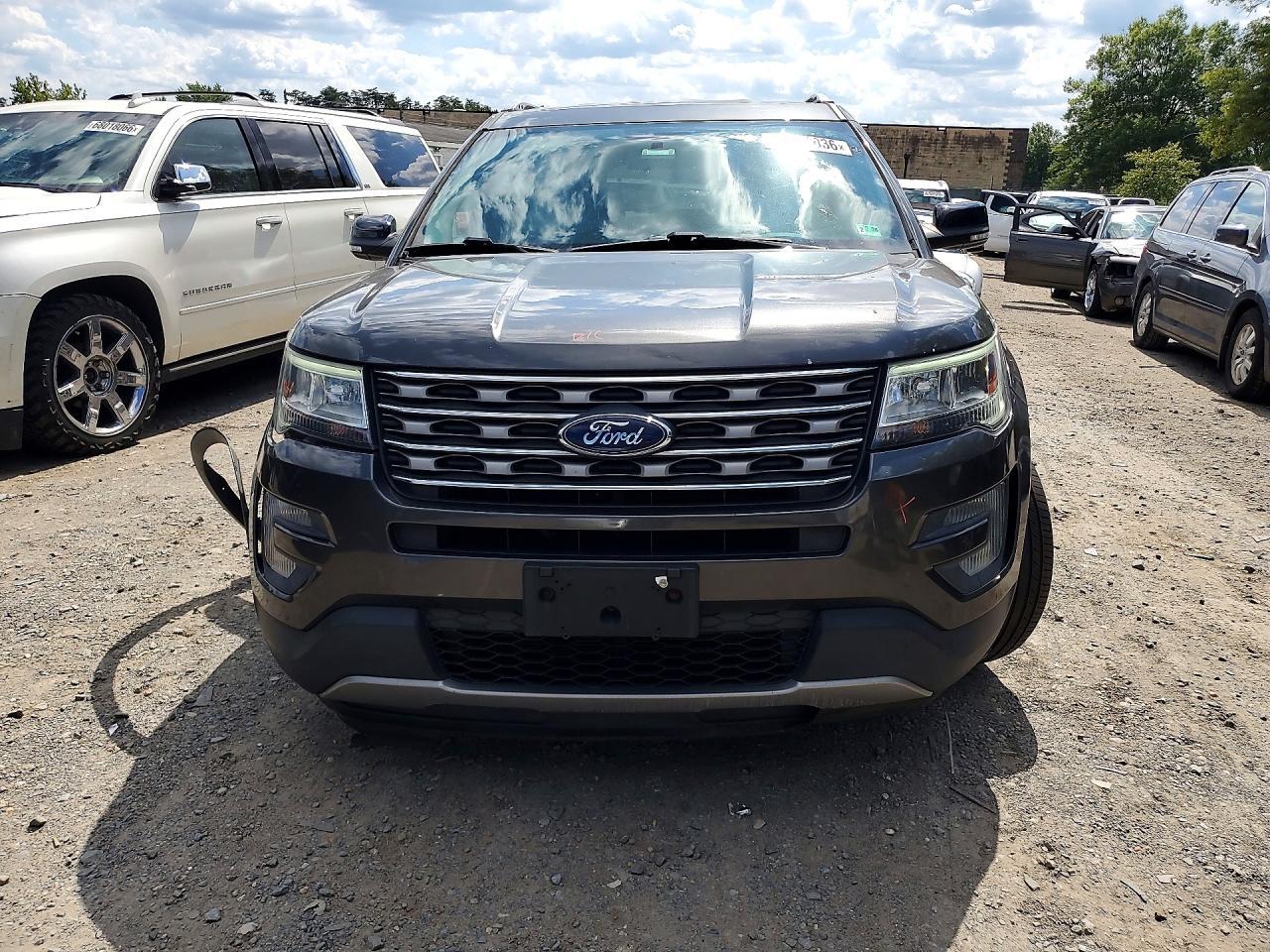2017 Ford Explorer Xlt - zdjęcie 5