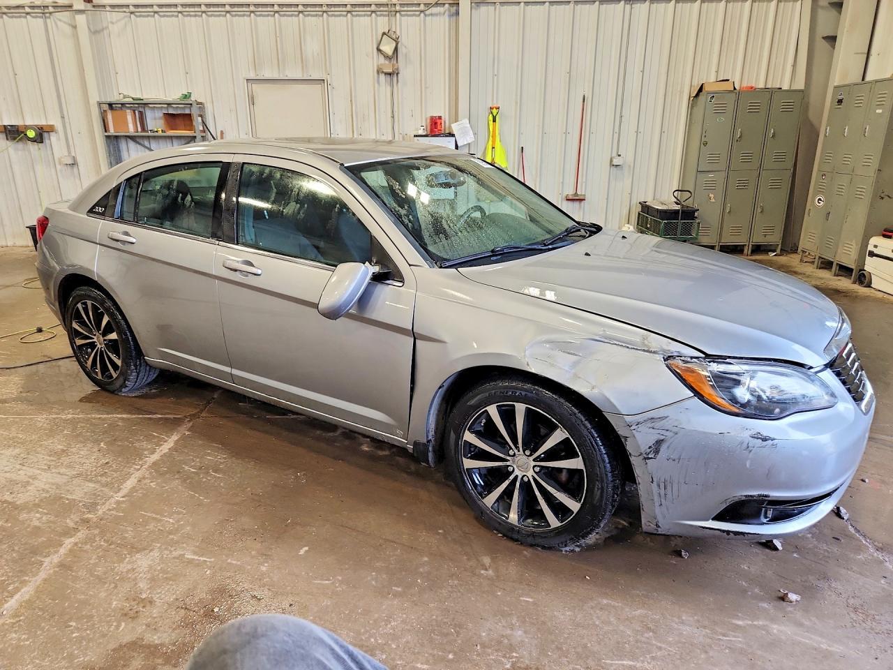 2013 Chrysler 200 Touring - zdjęcie 4