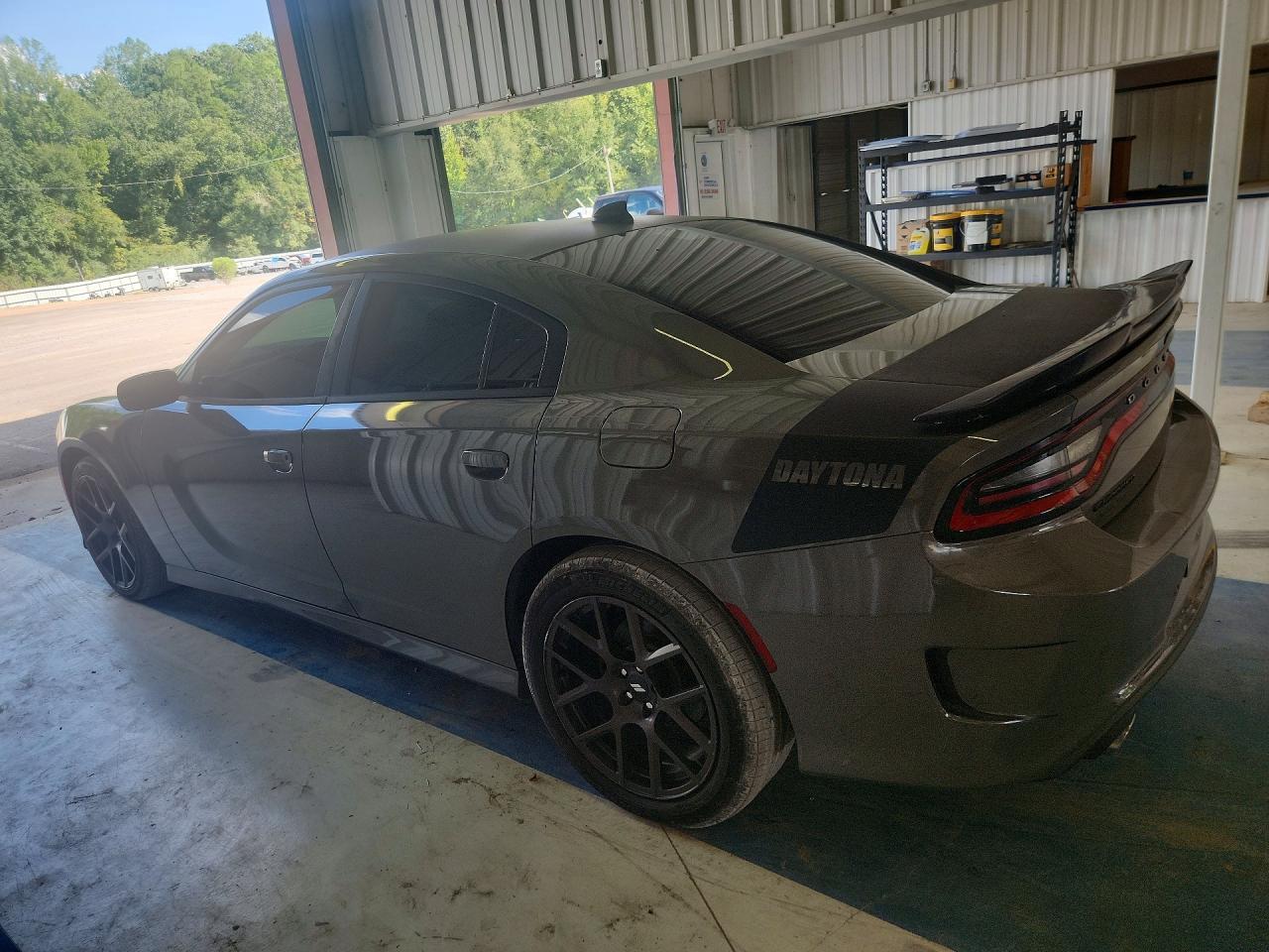 2017 Dodge Charger R - zdjęcie 2