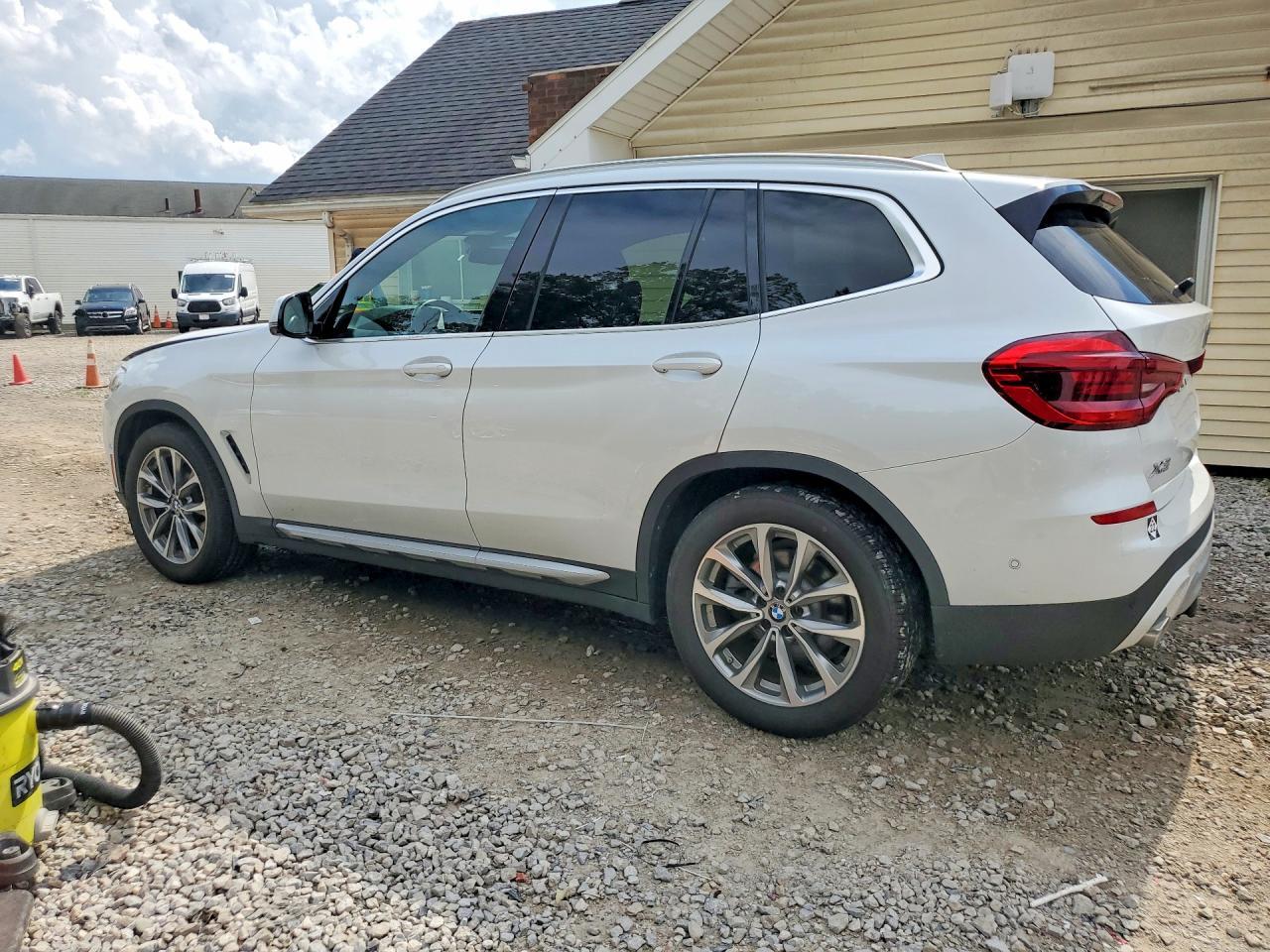 2019 BMW X3 xDrive30I - zdjęcie 2