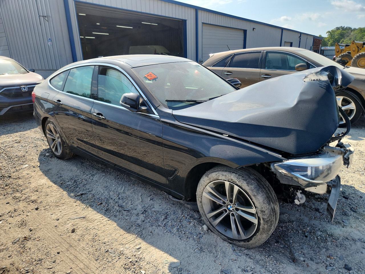 2018 BMW Seria 3 330i - zdjęcie 4