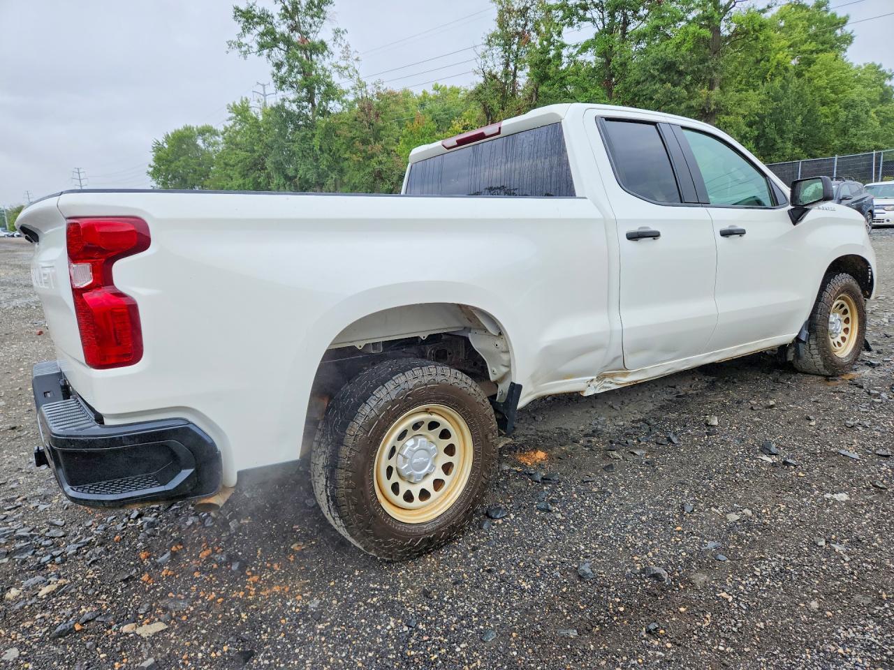 2022 Chevrolet Silverado C1500 - zdjęcie 3