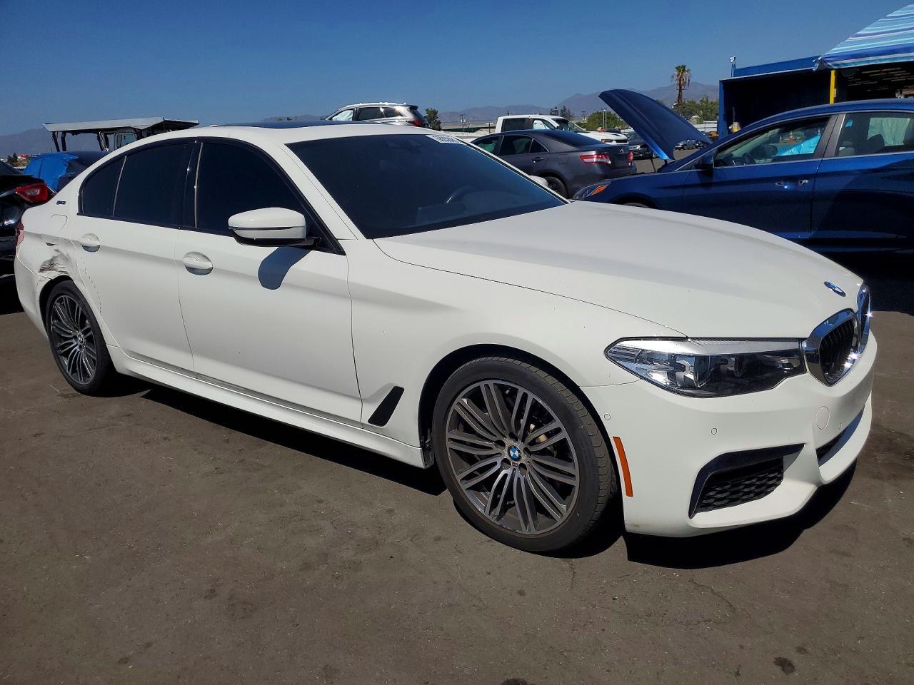2019 BMW 530E - zdjęcie 4