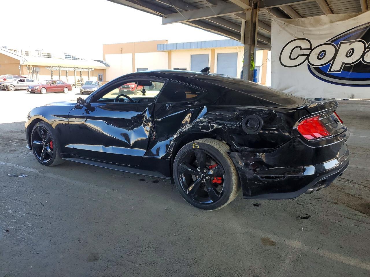 2022 Ford Mustang Gt - zdjęcie 2