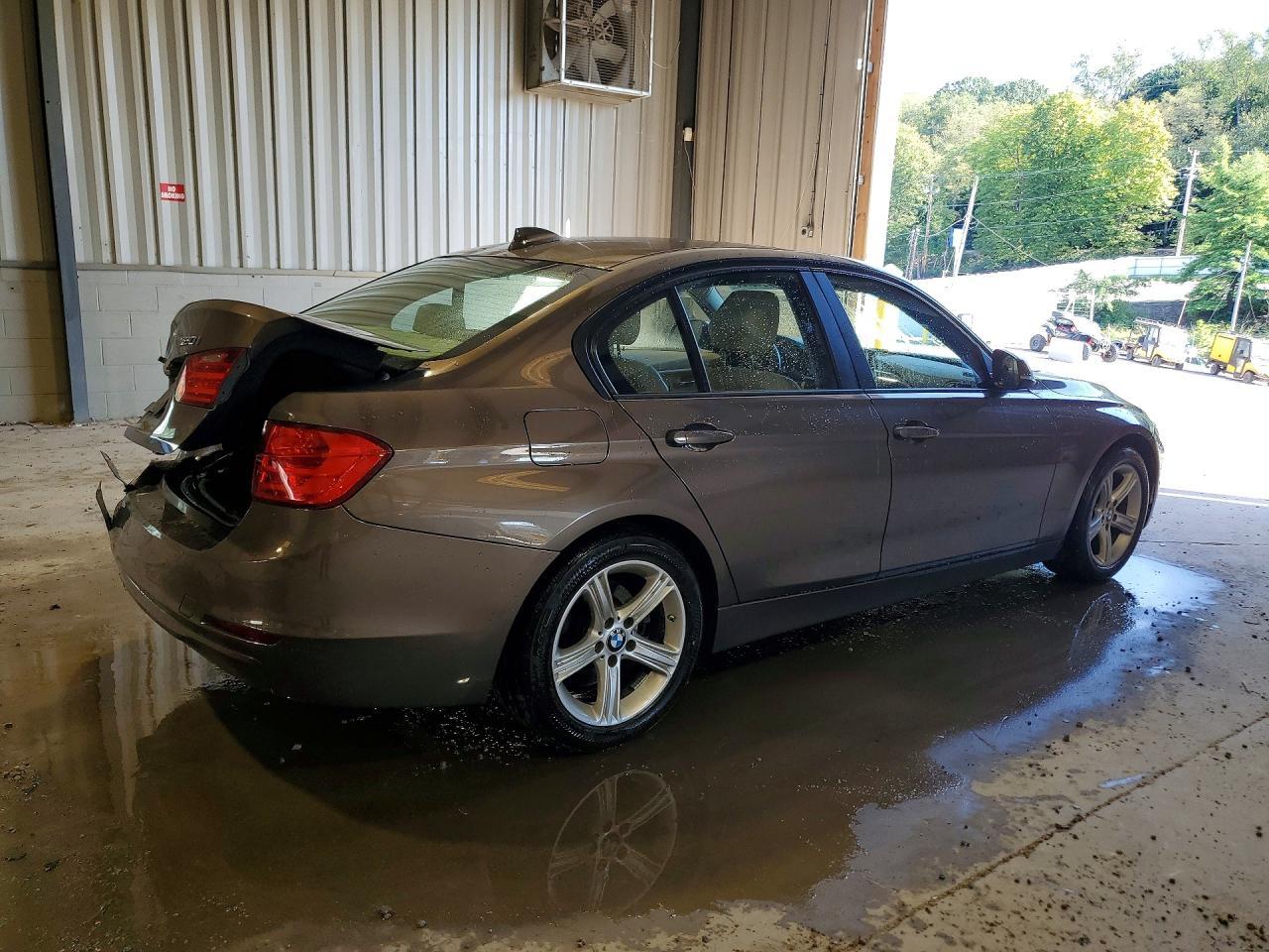 2015 BMW 320 I xDrive - zdjęcie 3