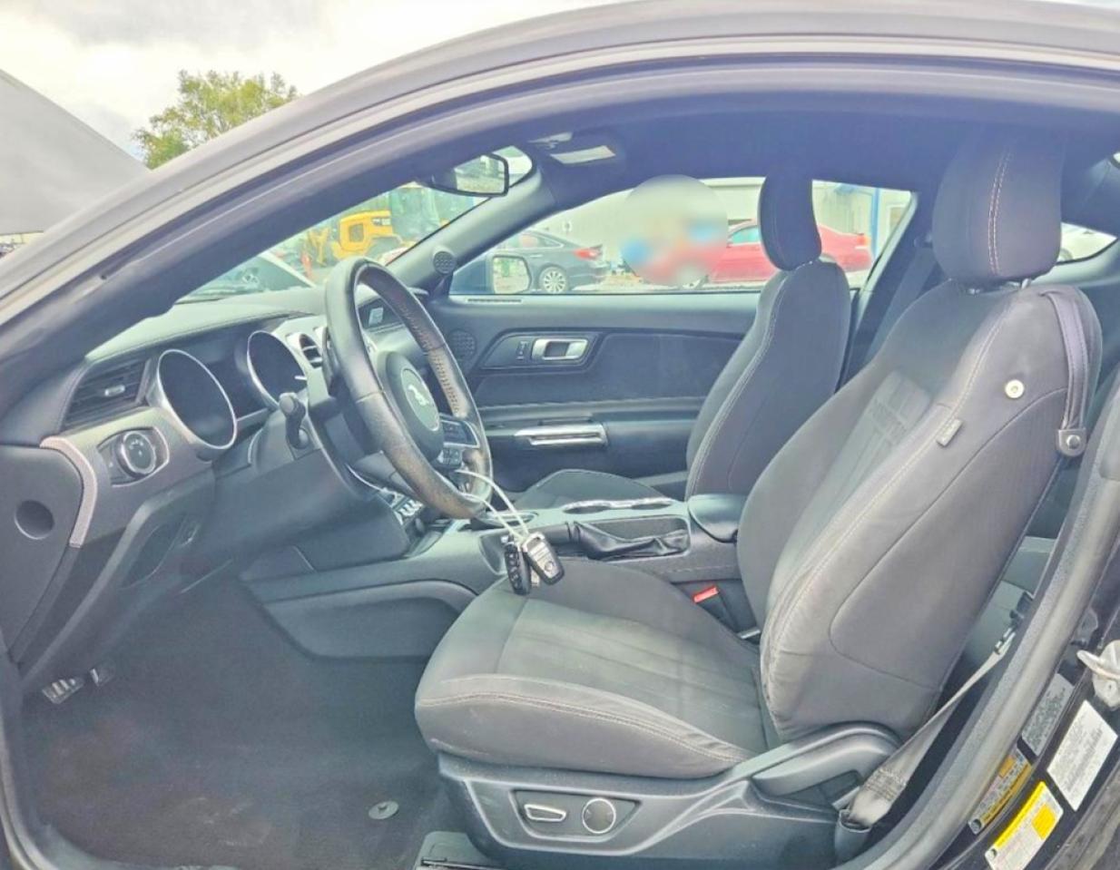 2019 Ford Mustang - zdjęcie 7