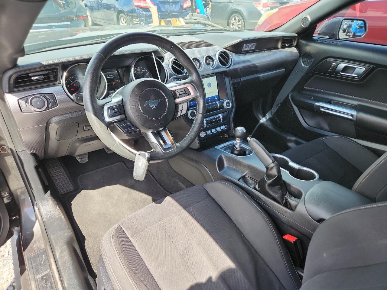 2020 Ford Mustang - zdjęcie 8