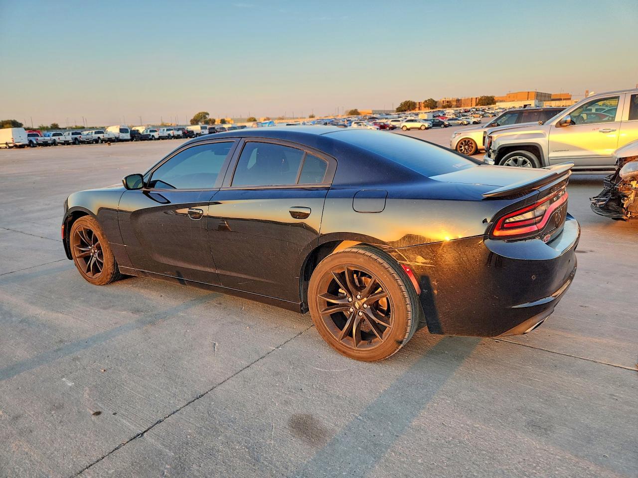 2018 Dodge Charger Sxt - zdjęcie 2