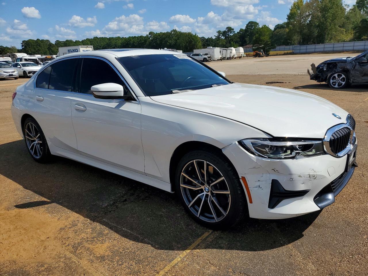 2020 BMW 330I - zdjęcie 4