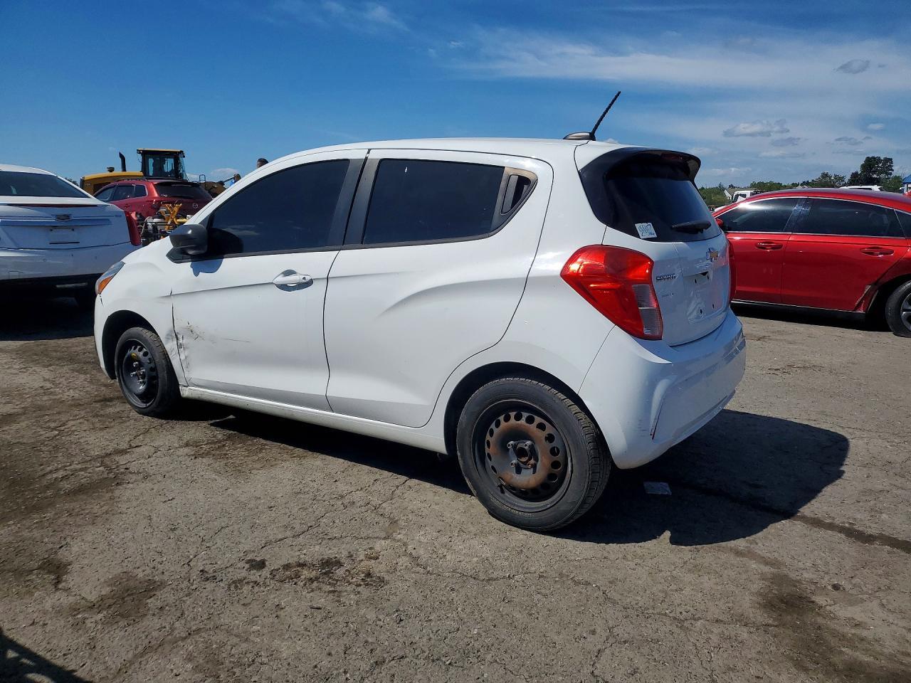 2018 Chevrolet Spark Ls - zdjęcie 2