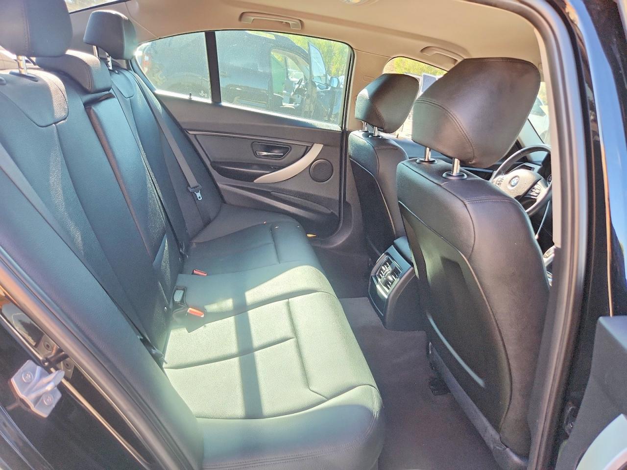 2017 BMW 3 Series - zdjęcie 10