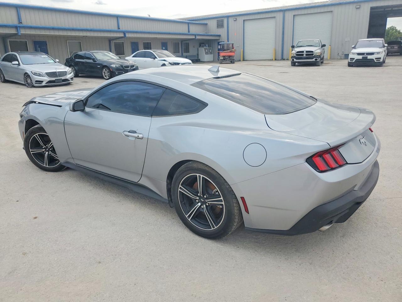 2025 Ford Mustang Ecoboost - zdjęcie 2