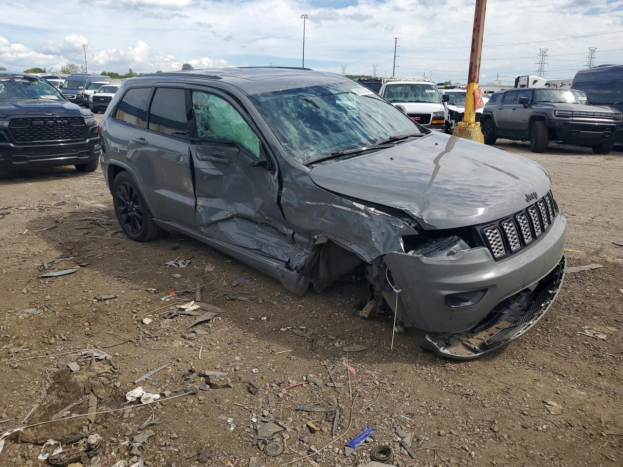 2019 Jeep Grand Cherokee Laredo - zdjęcie 4