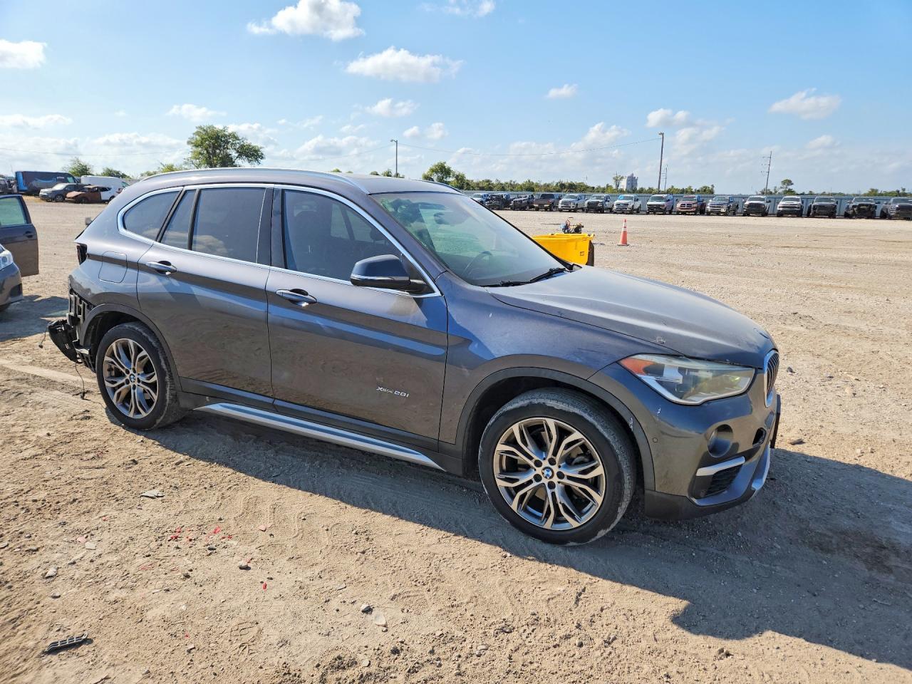 2017 BMW X1 xDrive28I - zdjęcie 4