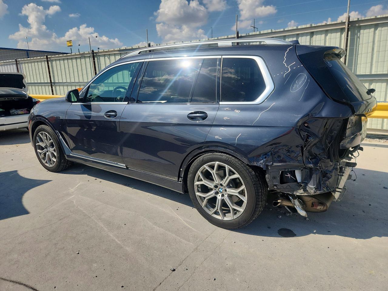 2020 BMW X7 xDrive40I - zdjęcie 2