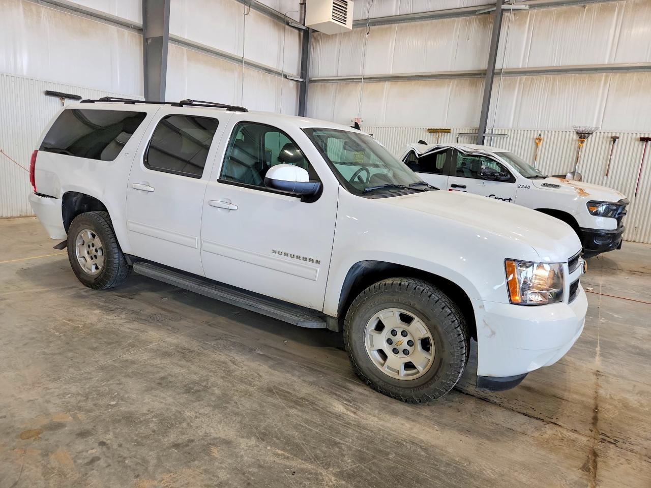 2014 Chevrolet Suburban K1500 Lt - zdjęcie 4