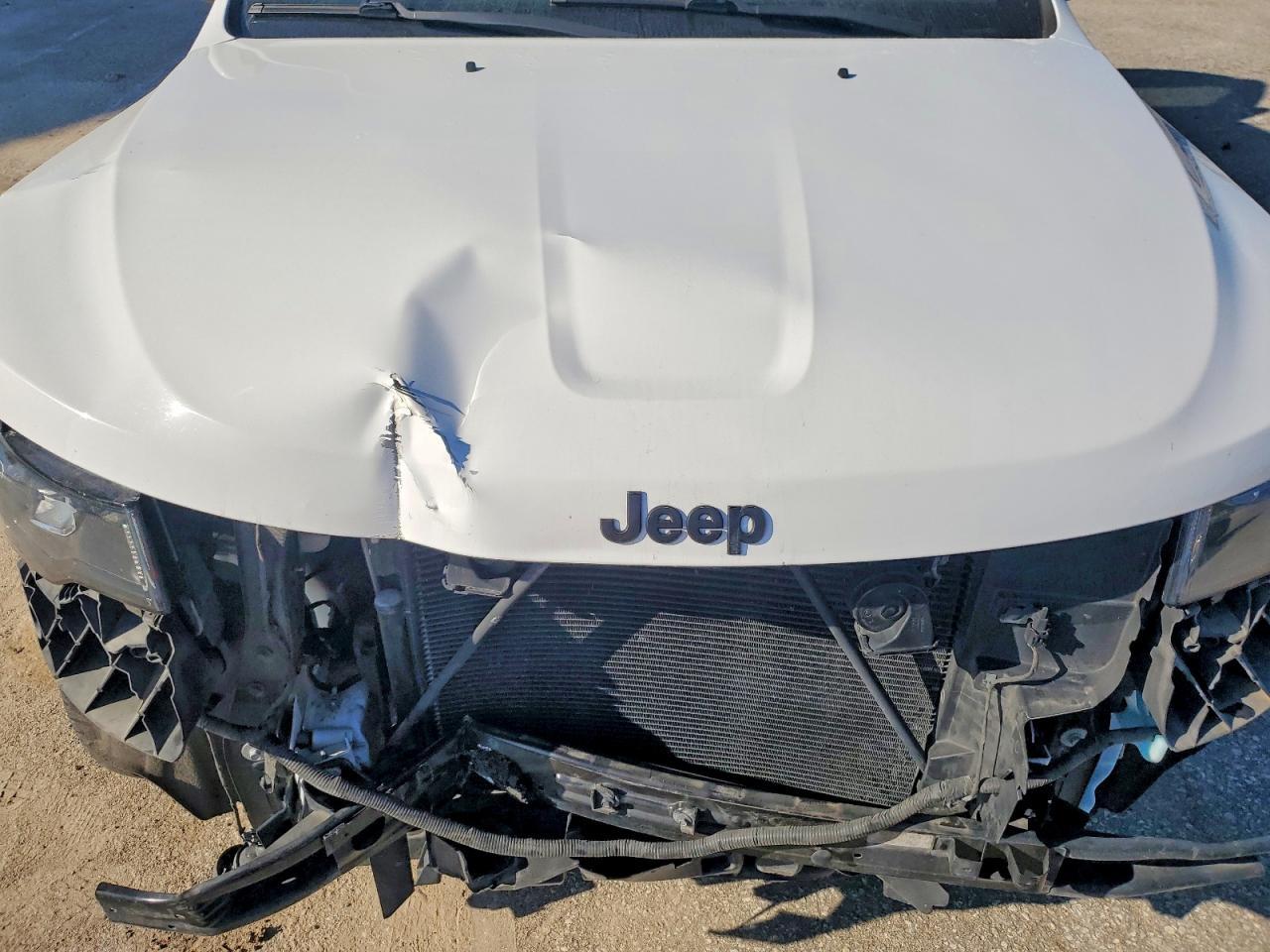 2019 Jeep Grand Cherokee Laredo - zdjęcie 12
