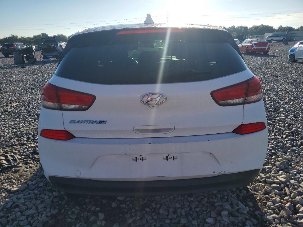 2018 Hyundai Elantra Gt Base - zdjęcie 6