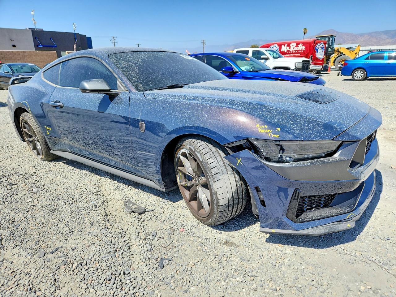 2025 Ford Mustang Dark Horse - zdjęcie 4