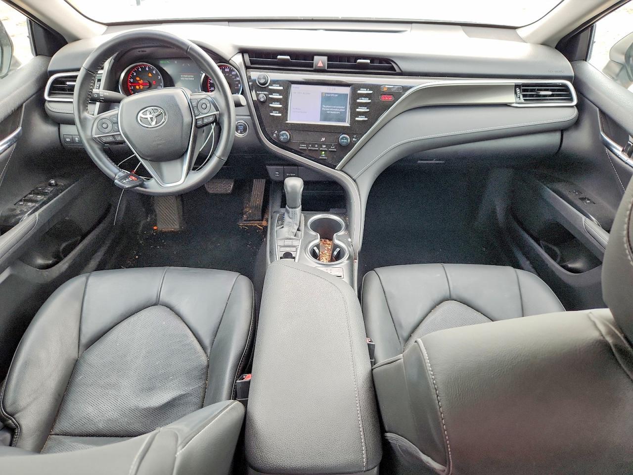2018 Toyota Camry Xse - zdjęcie 8