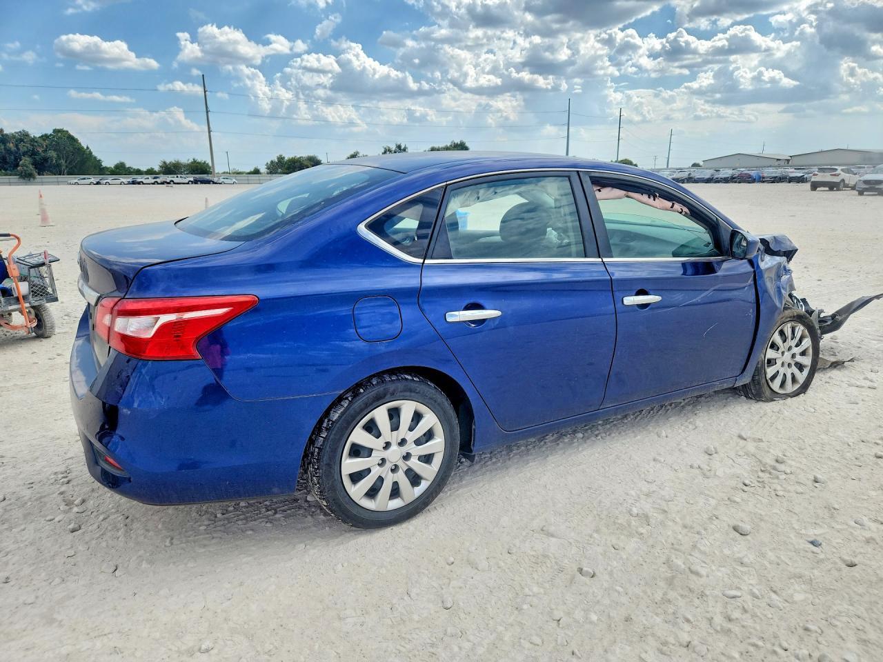 2019 Nissan Sentra S - zdjęcie 3
