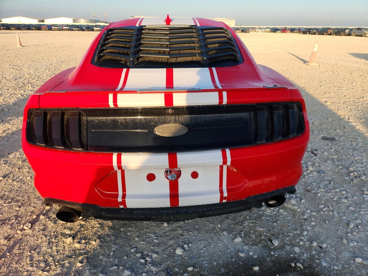 2022 Ford Mustang - zdjęcie 6