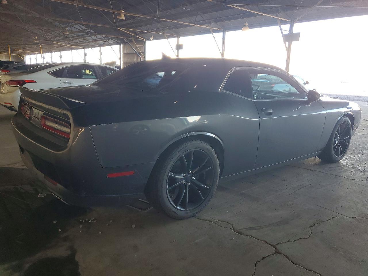 2016 Dodge Challenger Sxt - zdjęcie 3