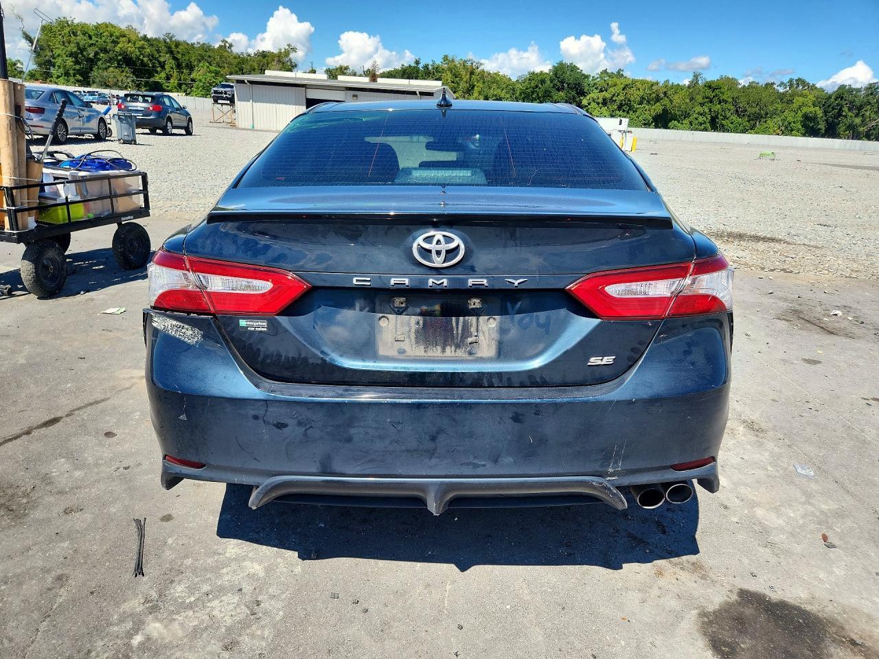 2020 Toyota Camry Se - zdjęcie 6