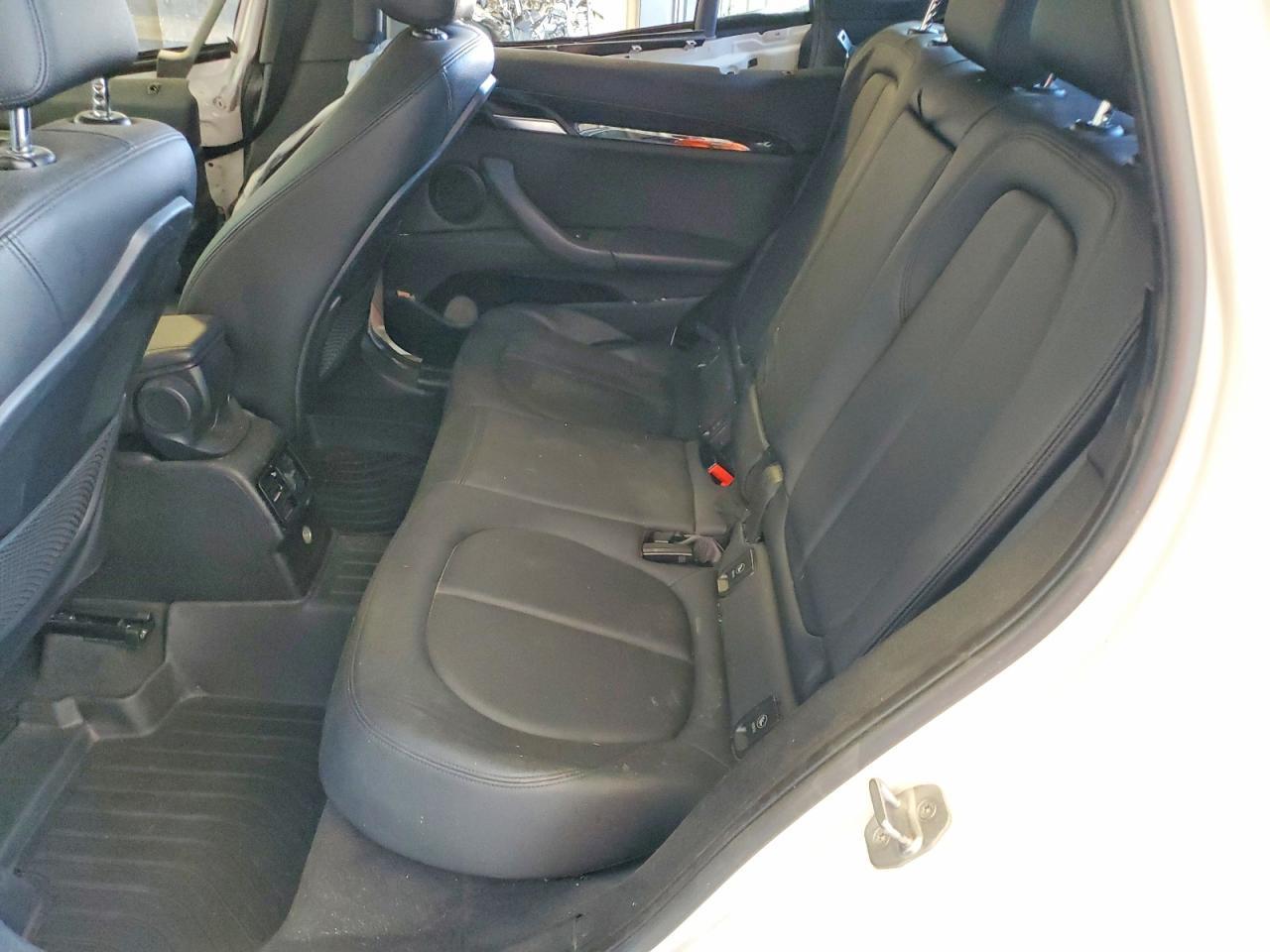 2016 BMW X1 xDrive28I - zdjęcie 11
