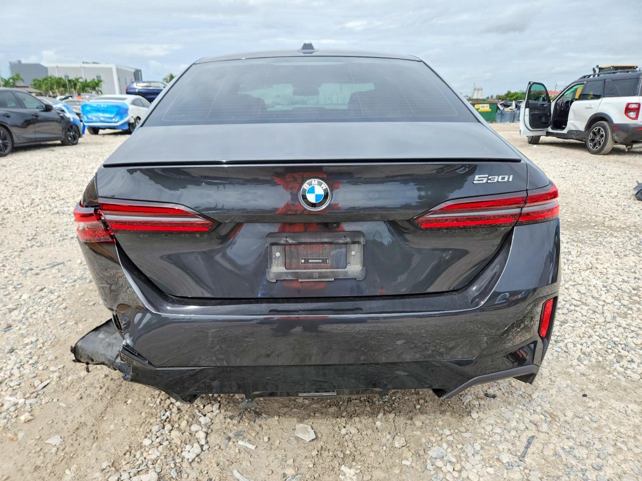 2024 BMW 530 I - zdjęcie 6
