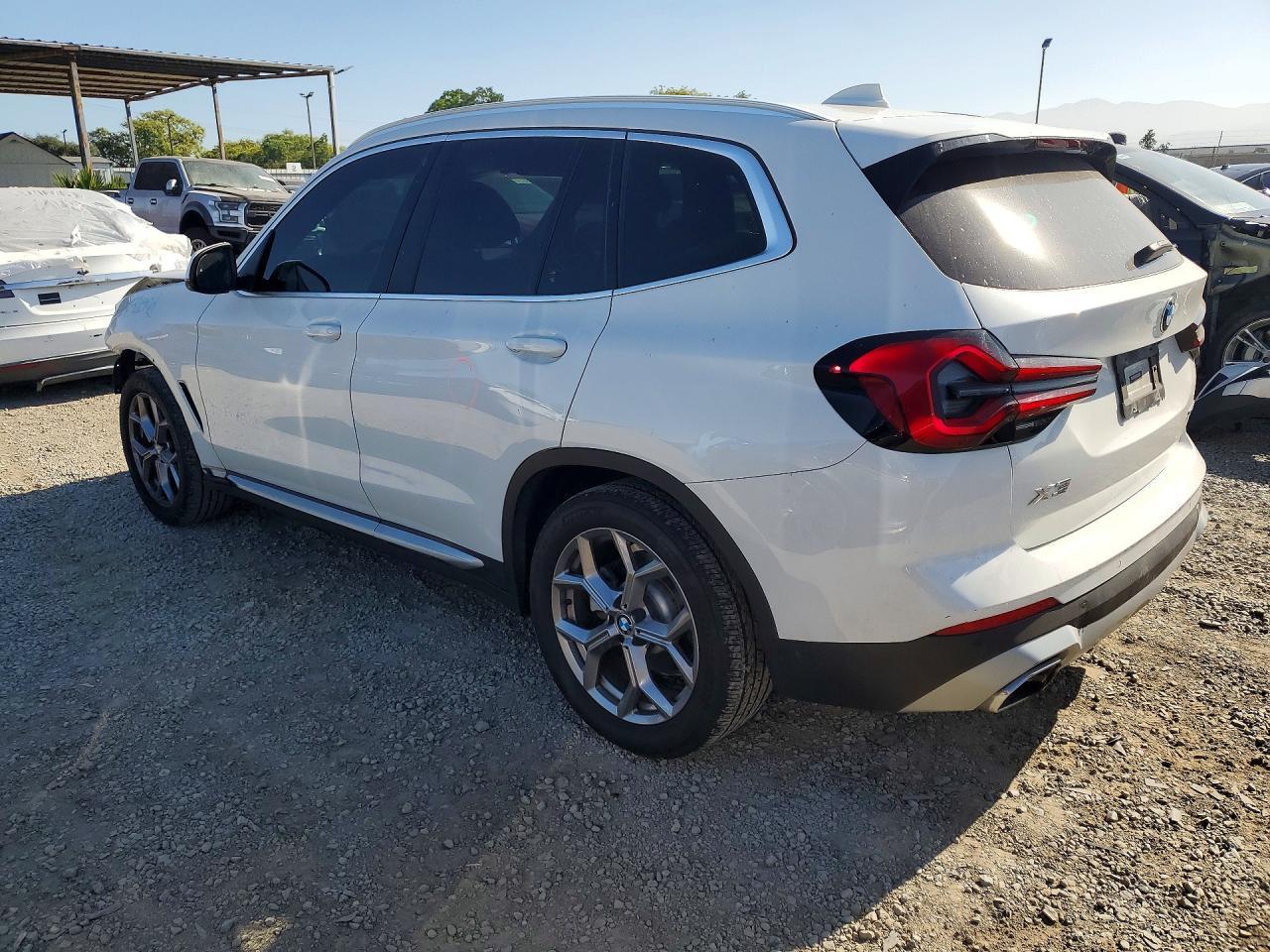 2022 BMW X3 xDrive30I - zdjęcie 2