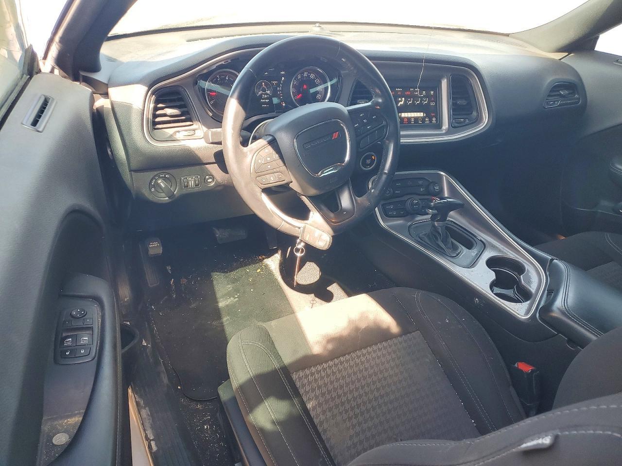 2022 Dodge Challenger Sxt - zdjęcie 8