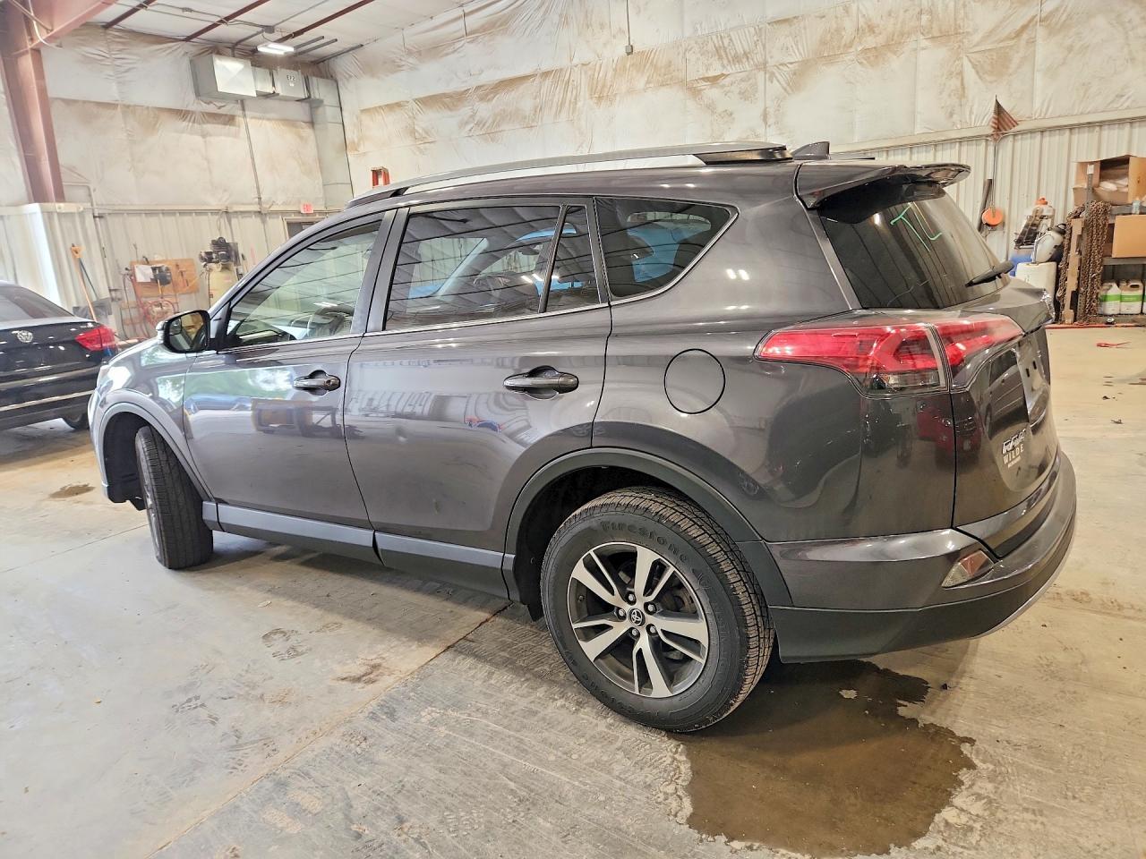 2017 Toyota Rav4 Xle - zdjęcie 2