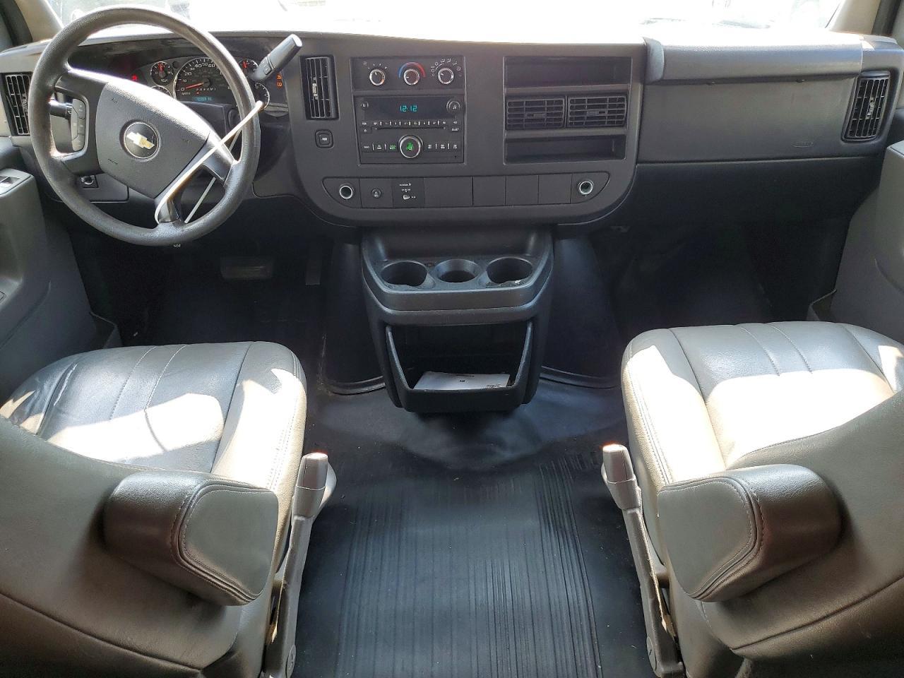 2013 Chevrolet Express G3500 Ls - zdjęcie 8