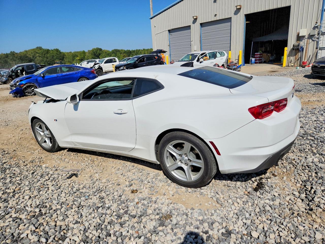 2023 Chevrolet Camaro Ls - zdjęcie 2