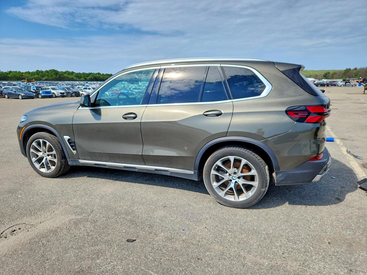 2024 BMW X5 xDrive40I - zdjęcie 2