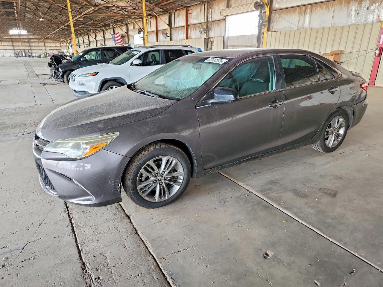 2017 Toyo Camry - zdjęcie główne