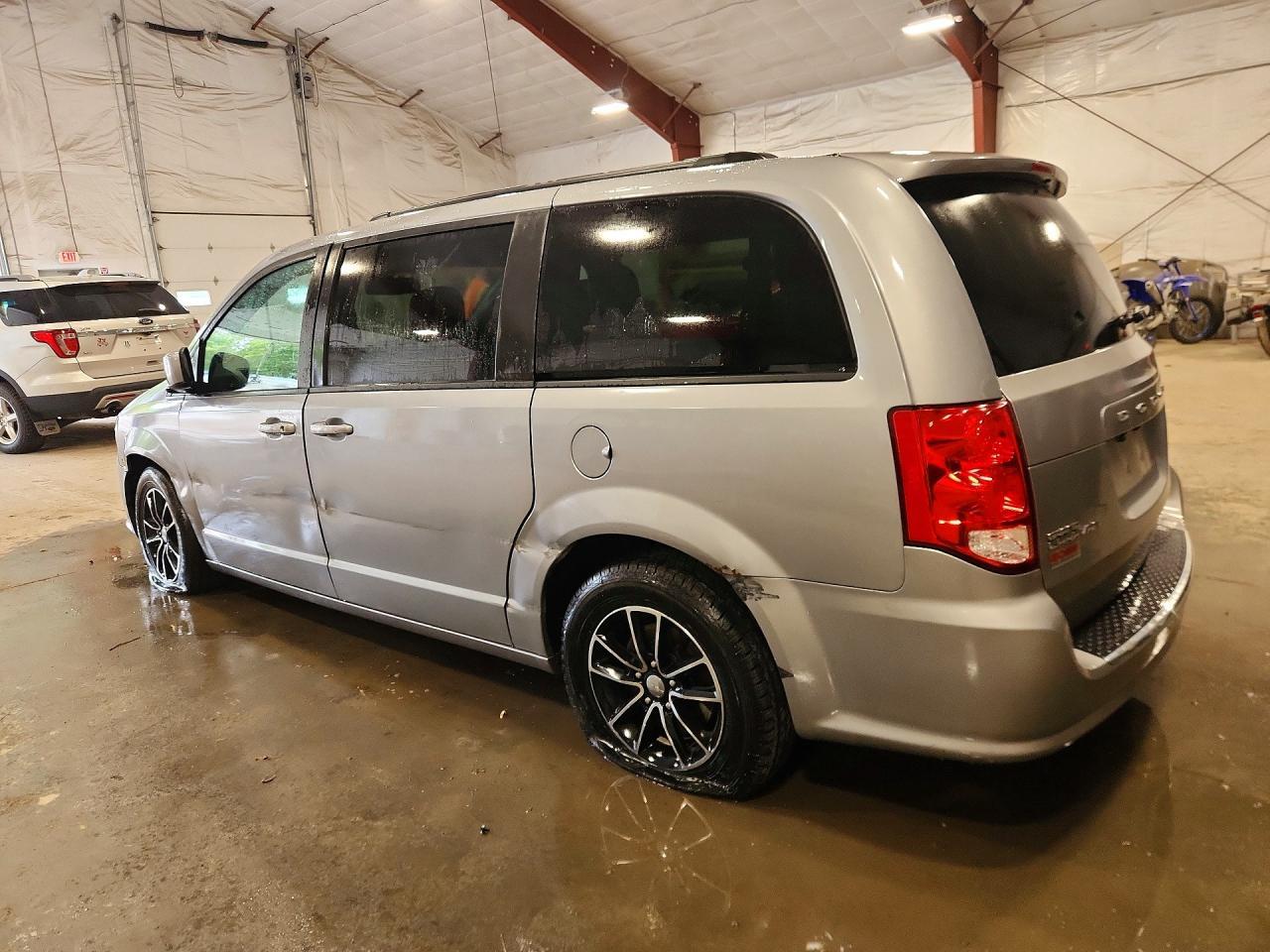 2019 Dodge Grand Caravan Gt - zdjęcie 2