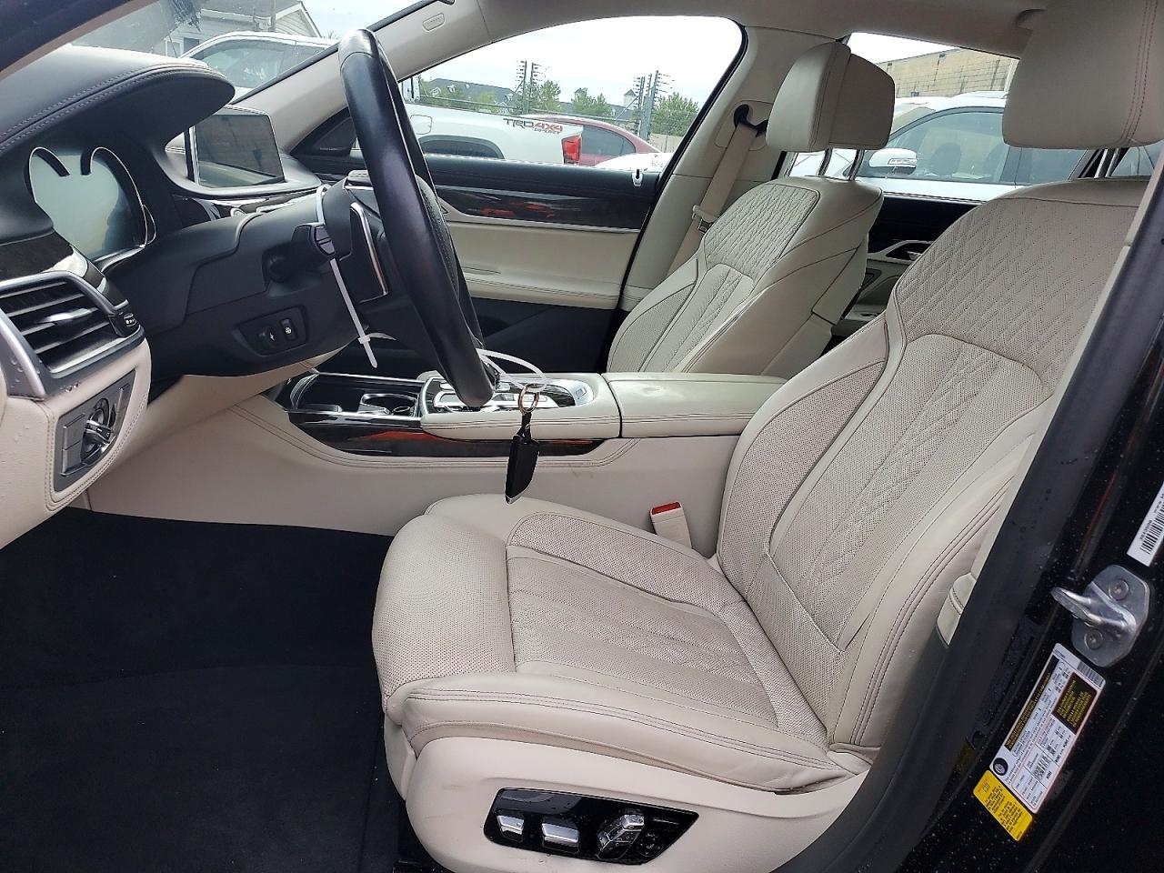 2018 BMW 750 I - zdjęcie 7