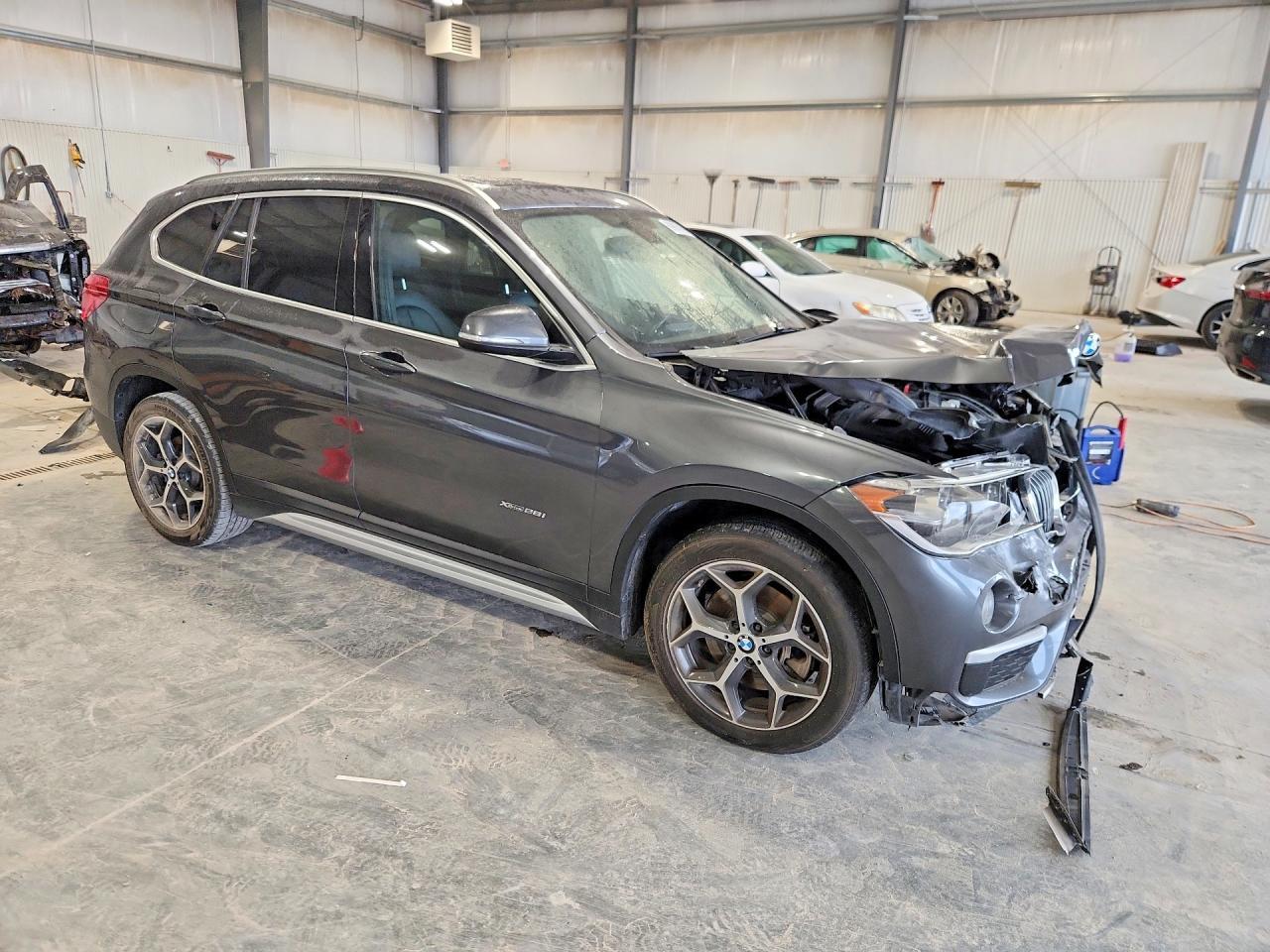 2016 BMW X1 xDrive28I - zdjęcie 4