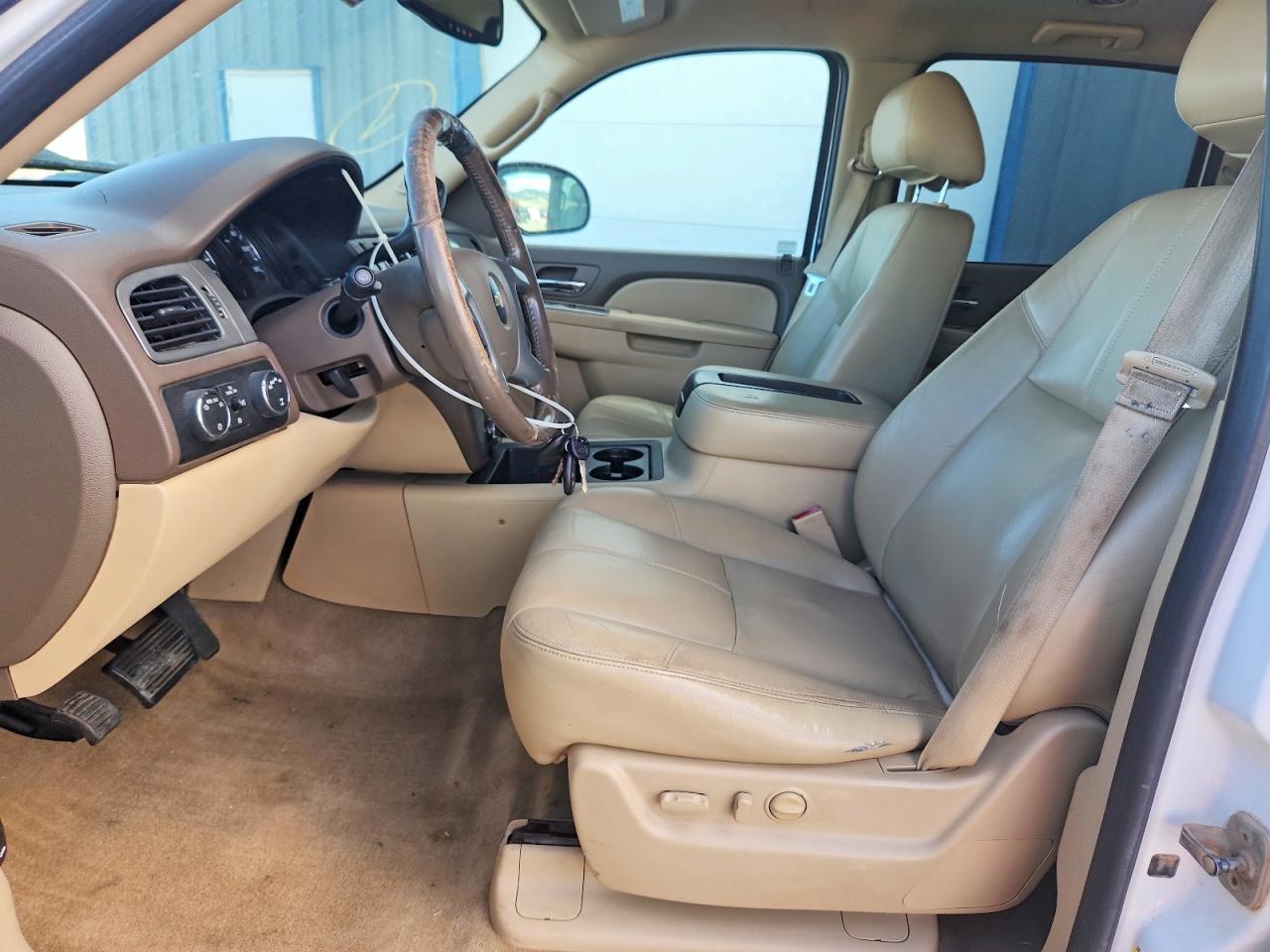2014 Chevrolet Suburban K1500 Lt - zdjęcie 7