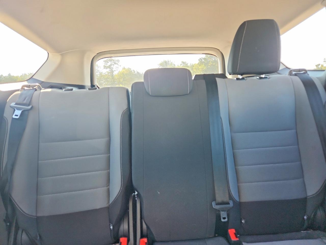 2017 Ford Escape S - zdjęcie 10