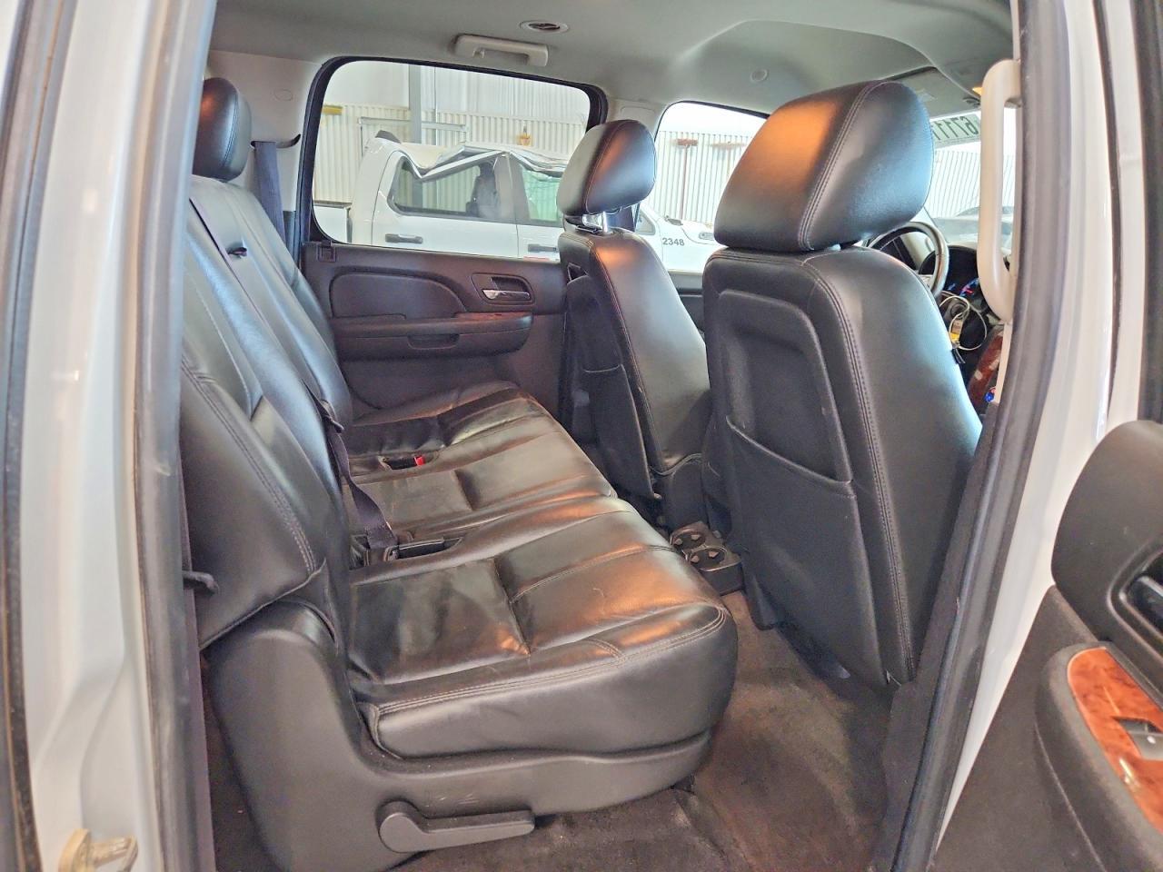 2014 Chevrolet Suburban K1500 Lt - zdjęcie 11