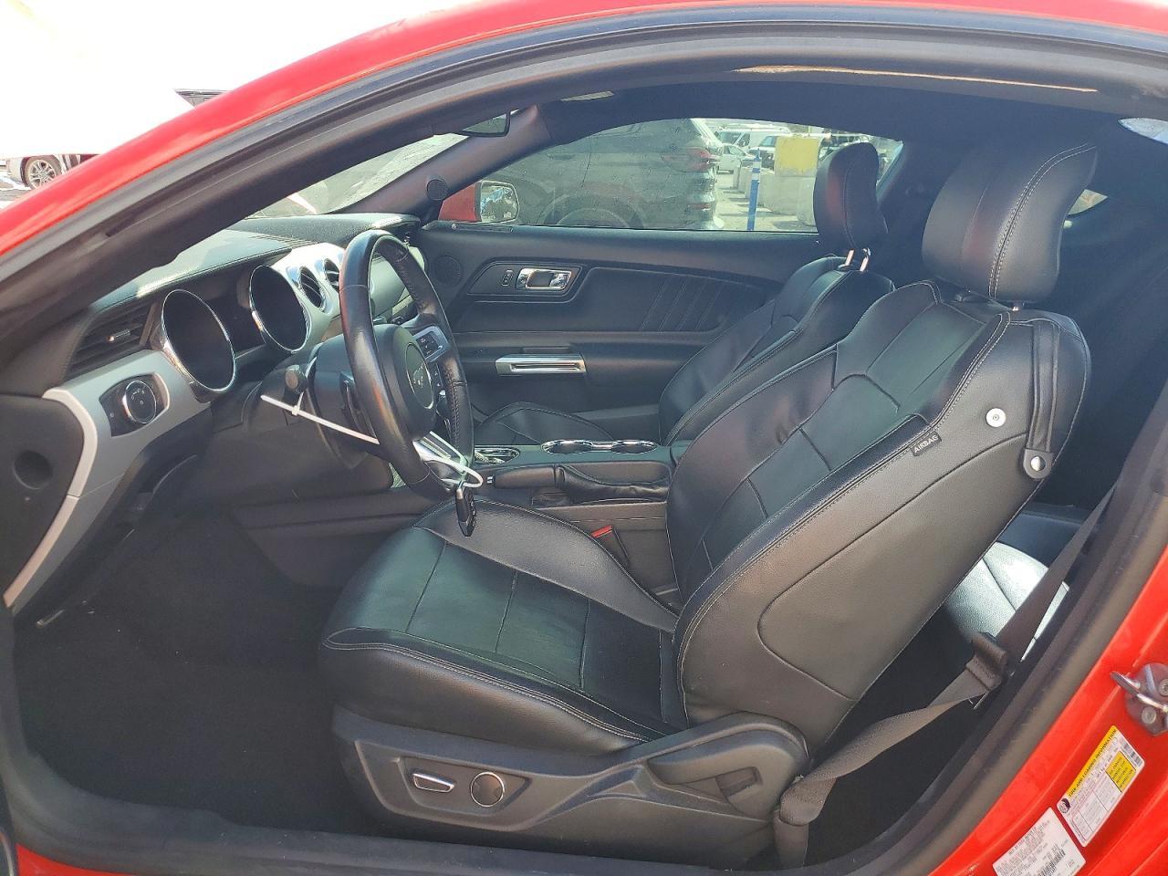2015 Ford Mustang - zdjęcie 7