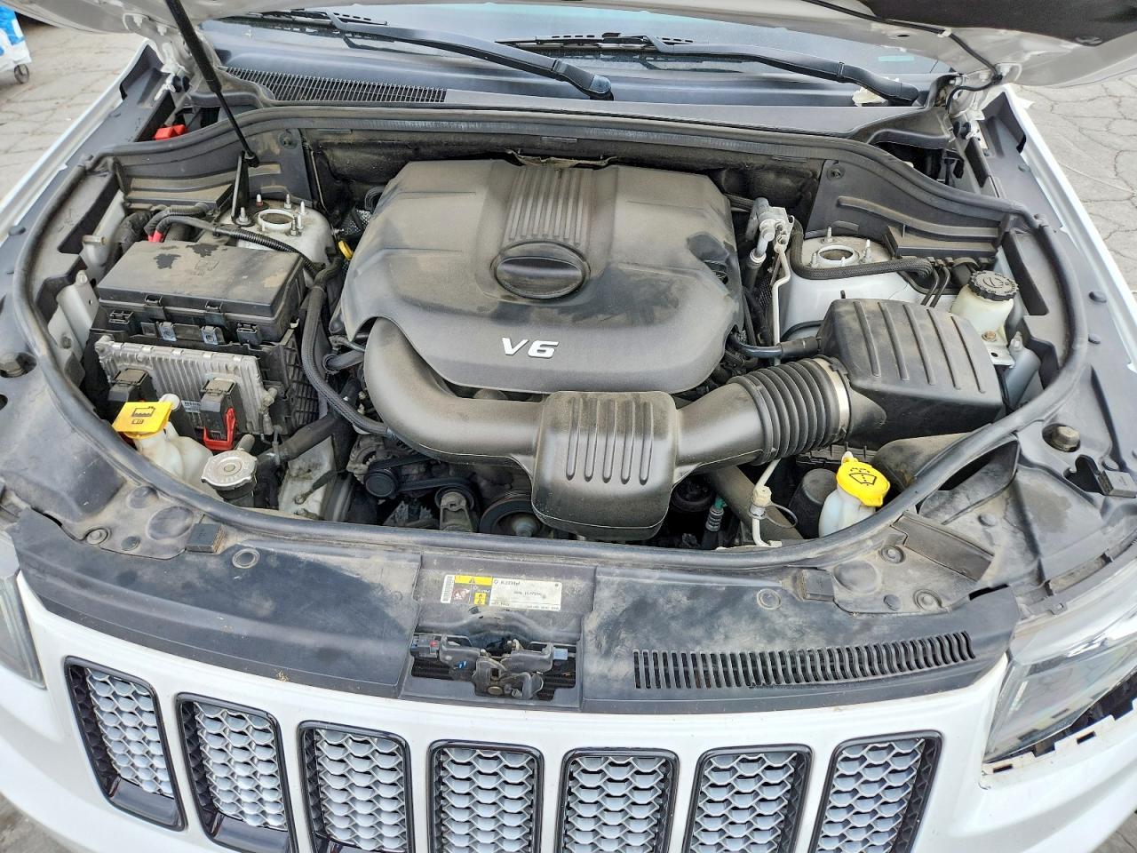 2015 Jeep Grand Cherokee Laredo - zdjęcie 12