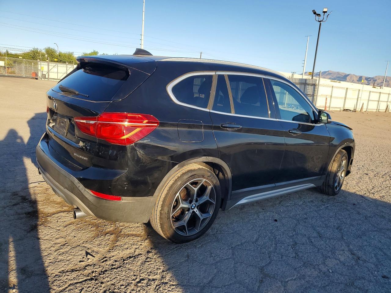 2018 BMW X1 Sdrive28I - zdjęcie 3
