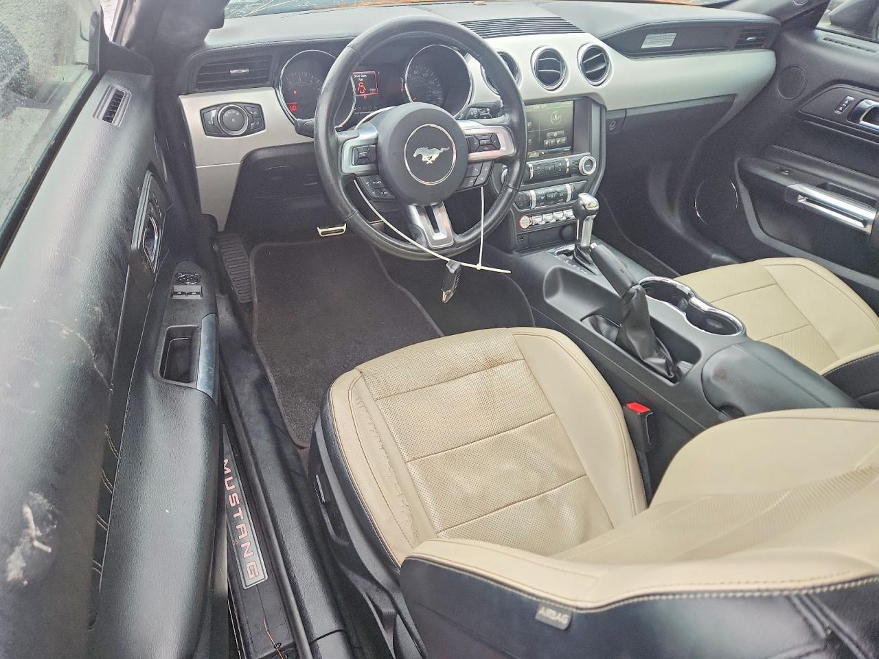 2015 Ford Mustang - zdjęcie 8