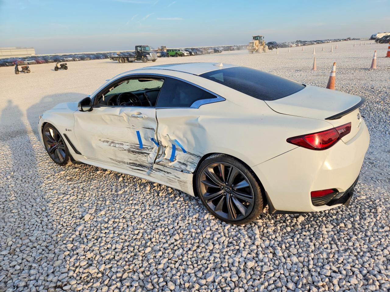 2018 Infiniti Q60 Red Sport 400 - zdjęcie 2
